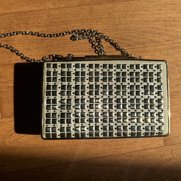 MMS Hard Clutch Gold Tone Hard Clutch with Removable Chain - Picture 2 of 7